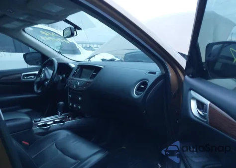 2017 Nissan Pathfinder Platinum z USA, uszkodzony, nr VIN 5N1DR2MM3HC612540